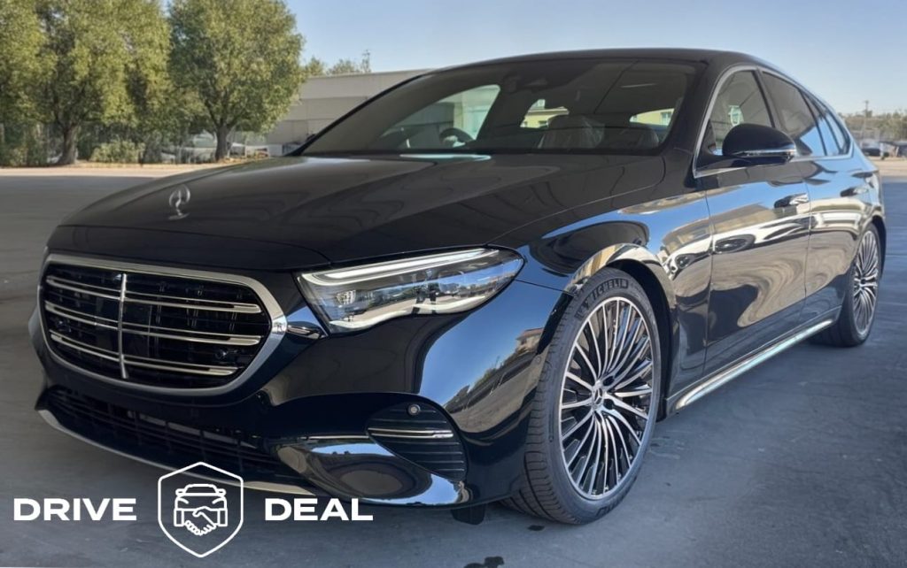Luxusné čierne auto na predaj, Drive Deal.